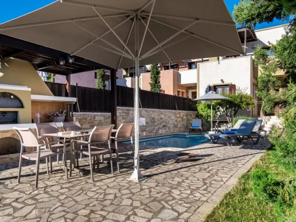 4-bedroom Villa In Makris Gialos, Greece (223 M²)