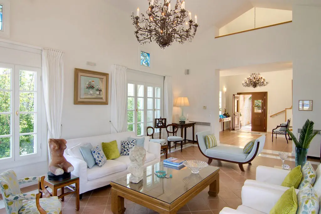 Villa Of 1200 M² In Crete