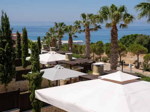 4-bedroom Villa In Makris Gialos, Greece (223 M²)