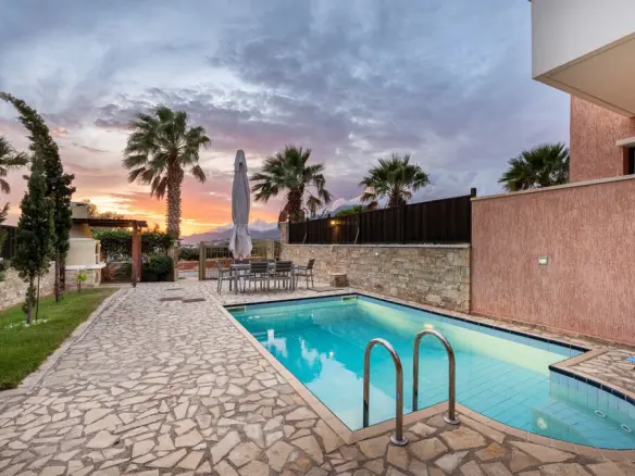 4-bedroom Villa In Makris Gialos, Greece (216 M²)