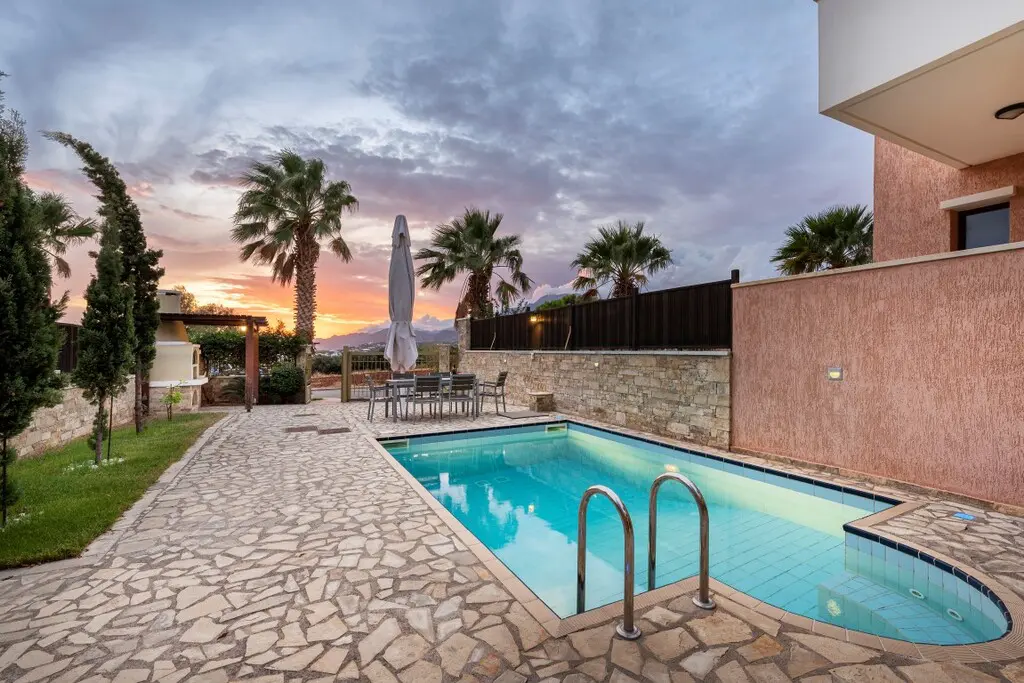 Villa Of 216 M² In Crete