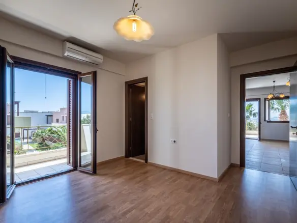 3-bedroom Flat In Makris Gialos, Greece (140 M²)