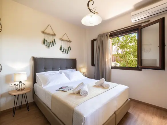 4-bedroom Villa In Makris Gialos, Greece (223 M²)