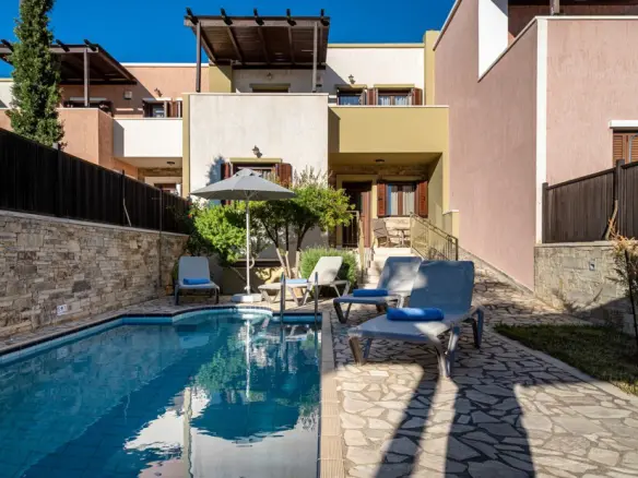 4-bedroom Villa In Makris Gialos, Greece (223 M²)