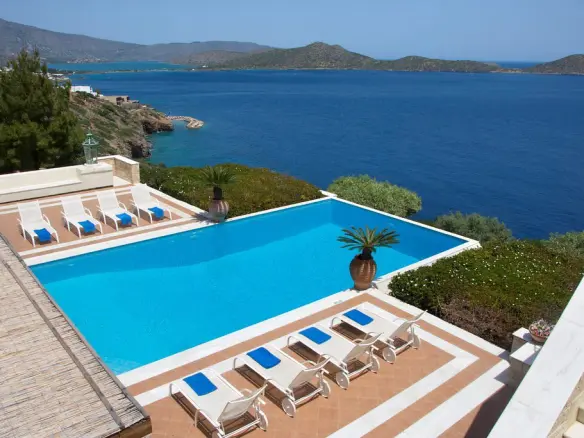 Villa In Elounda, Greece (1.200 M²)