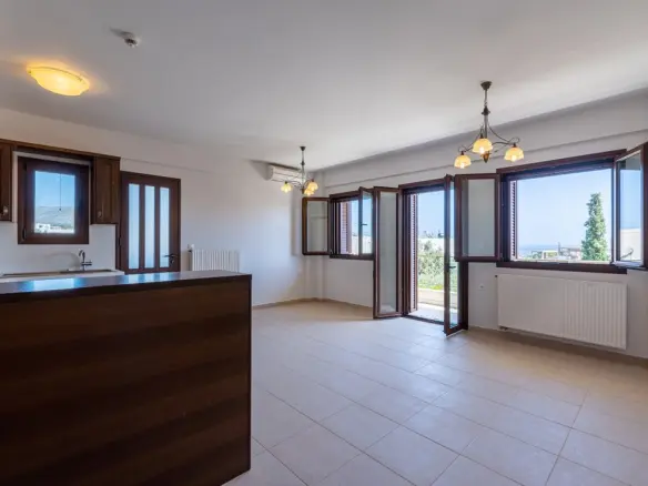3-bedroom Flat In Makris Gialos, Greece (154 M²)