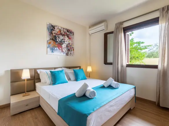 4-bedroom Villa In Makris Gialos, Greece (216 M²)