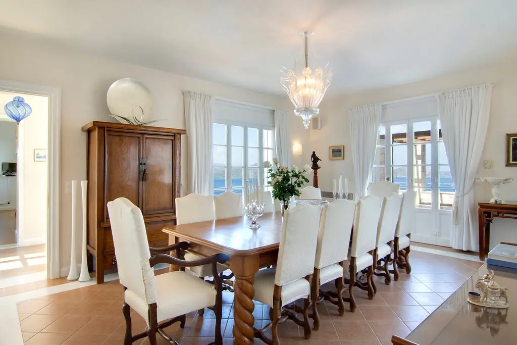 Villa Of 1200 M² In Crete
