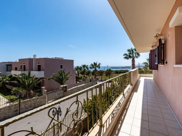 3-bedroom Flat In Makris Gialos, Greece (140 M²)