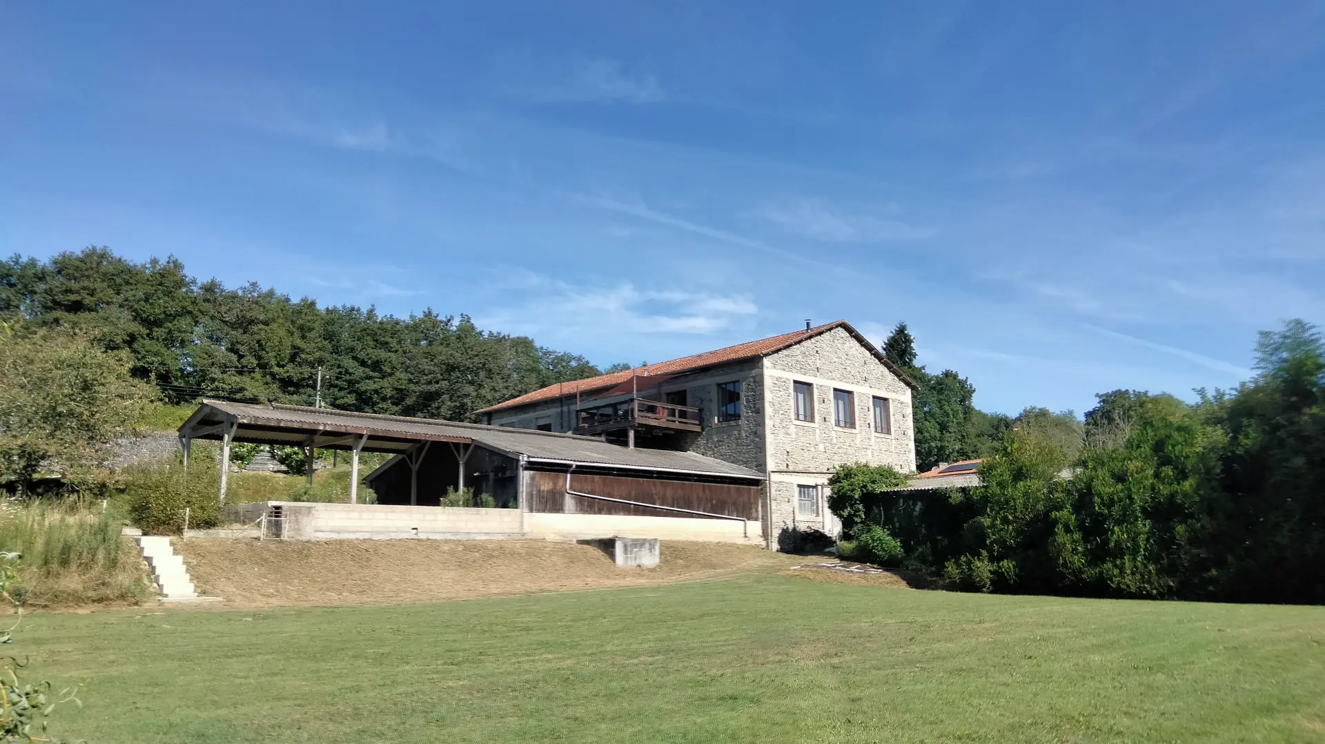 Loft Of 4 Beds, 2.5 Ha With Old Stone, Riverside, New York Style, Views, Outbuildings In Lessac (86)