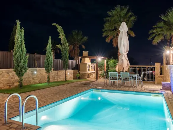 4-bedroom Villa In Makris Gialos, Greece (216 M²)