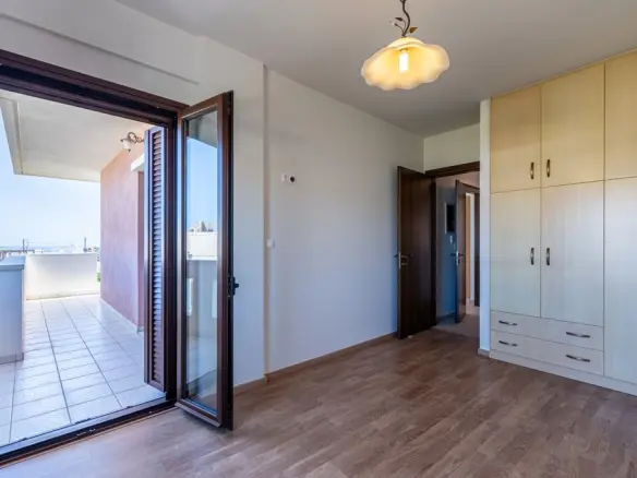 3-bedroom Flat In Makris Gialos, Greece (154 M²)