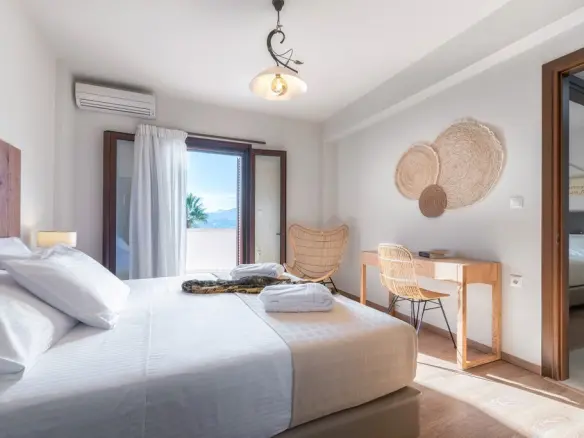 4-bedroom Villa In Makris Gialos, Greece (216 M²)