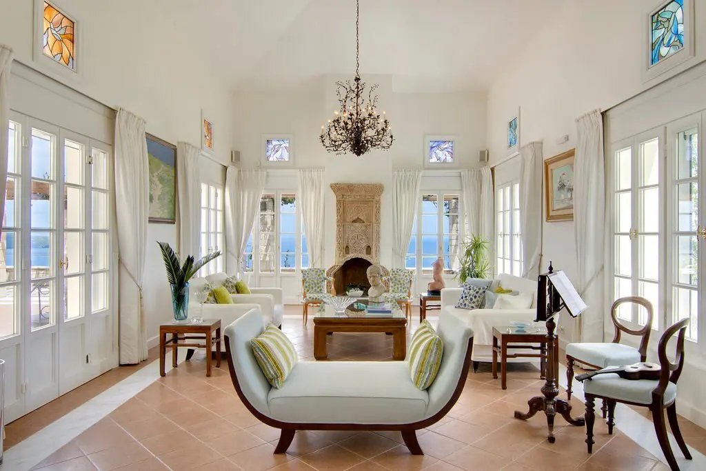 Villa Of 1200 M² In Crete