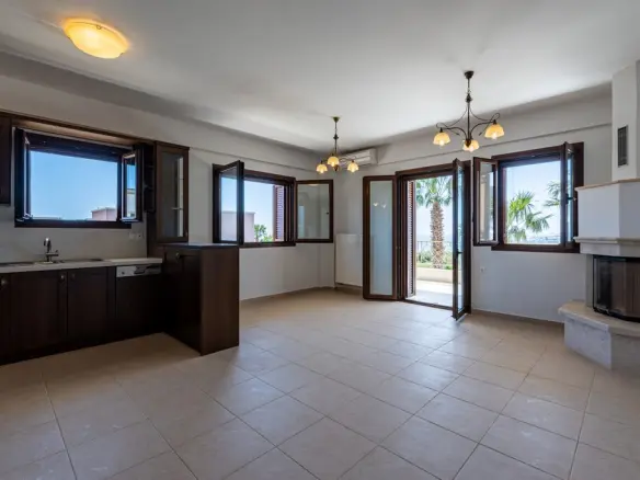 3-bedroom Flat In Makris Gialos, Greece (140 M²)