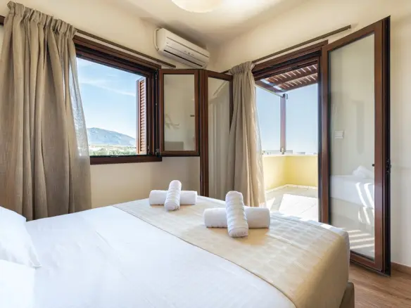 4-bedroom Villa In Makris Gialos, Greece (223 M²)