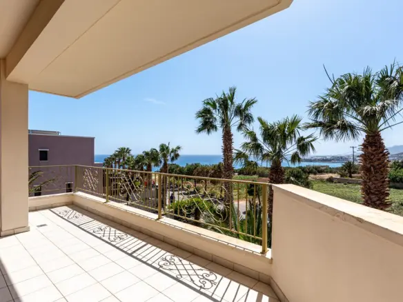 3-bedroom Flat In Makris Gialos, Greece (140 M²)