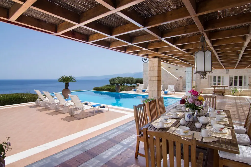 Villa Of 1200 M² In Crete