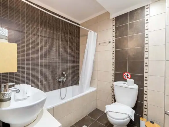 Flat In Eleitheres, Greece (145 M²)