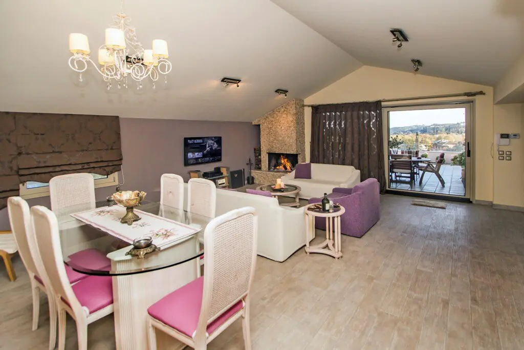 Villa Of 379 M² In Corfu