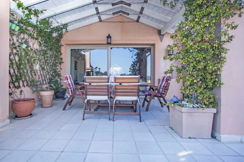 Villa Of 379 M² In Corfu