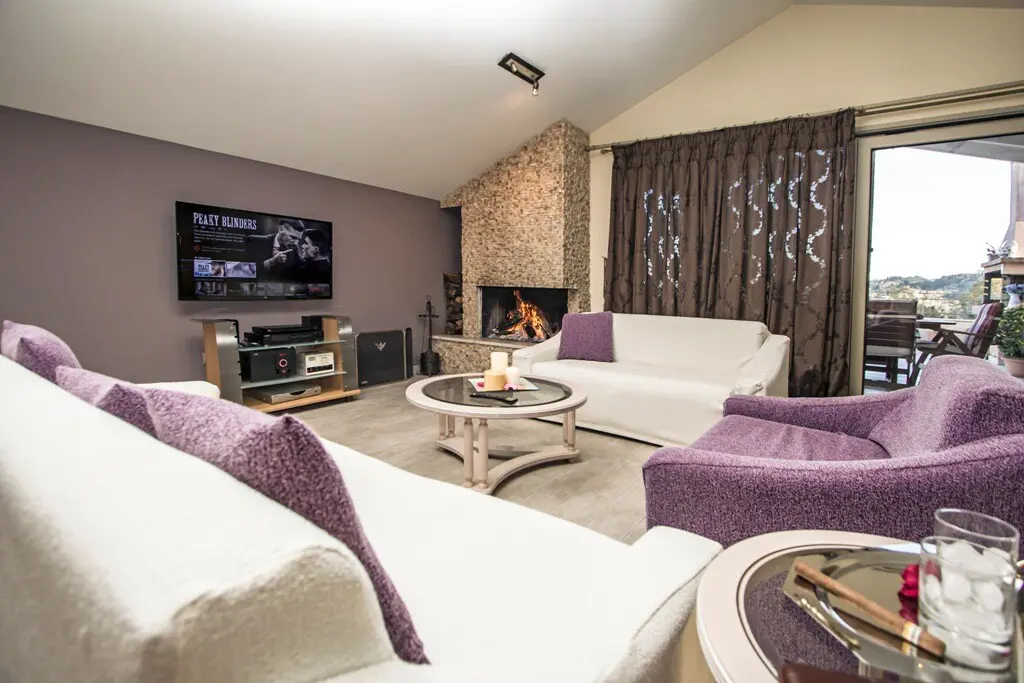 Villa Of 379 M² In Corfu