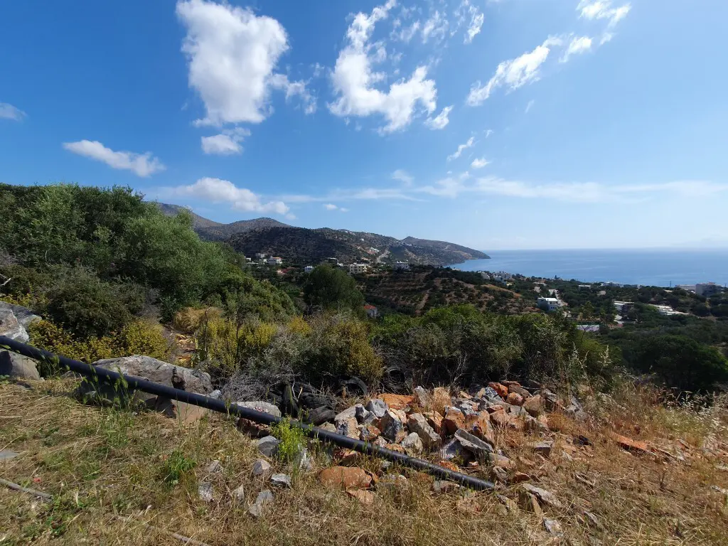 Land Of 1658 M² In Crete