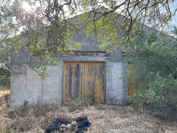 Building Of 200 M² In Corfu
