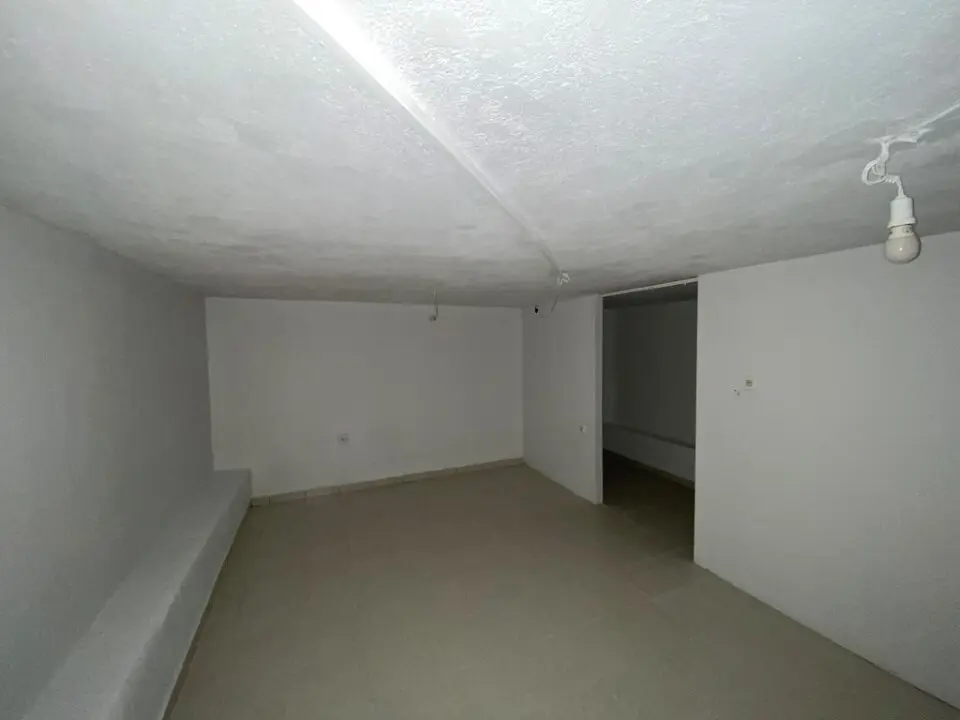 Commercial Property Of 40 M² In The Suburbs Of Thessaloniki