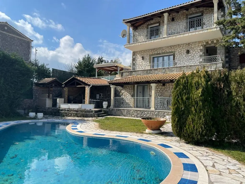 Villa Of 153 M² In Corfu
