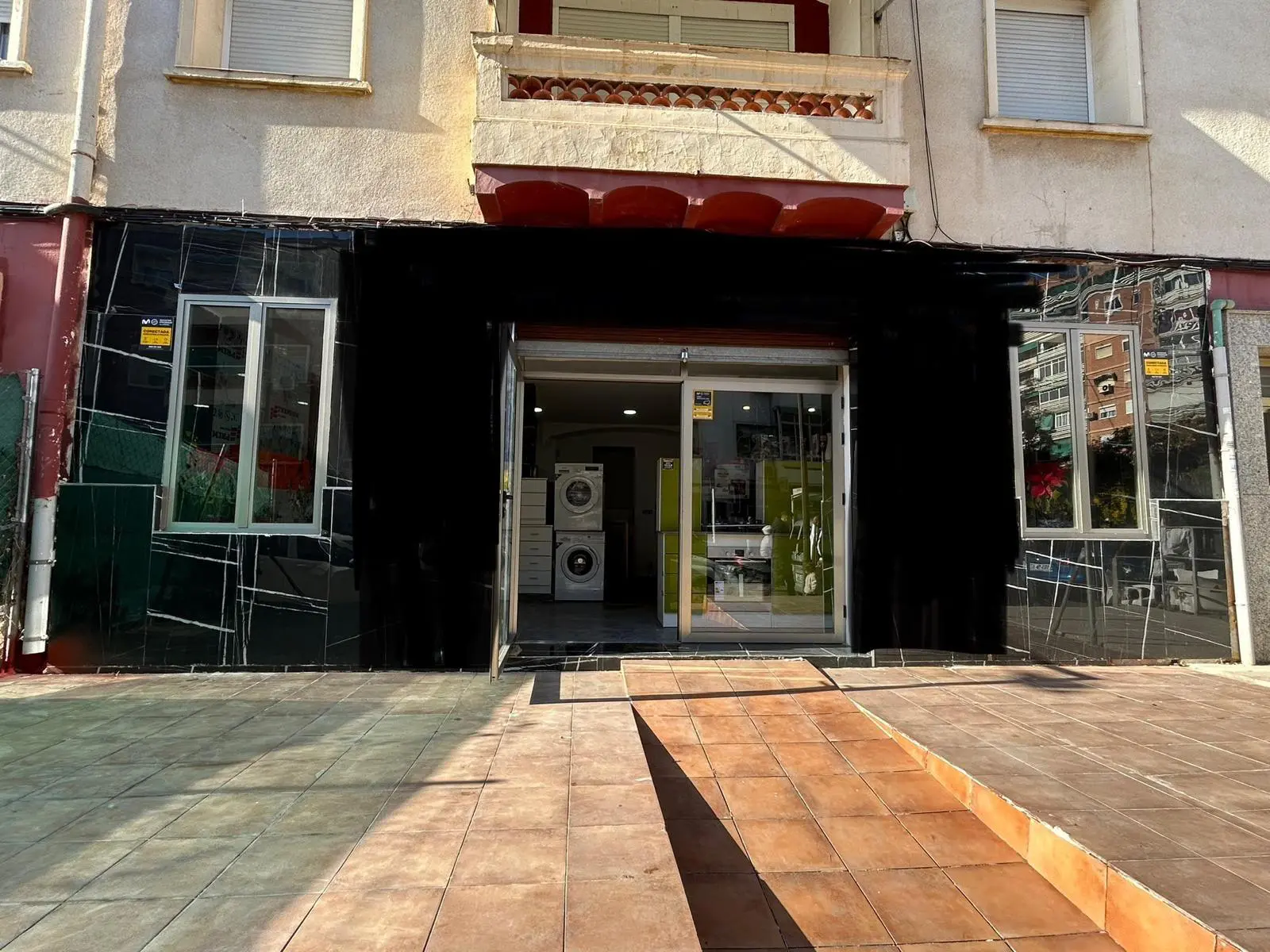 Commercial Unit Of 75 M² In Alicante, Spain