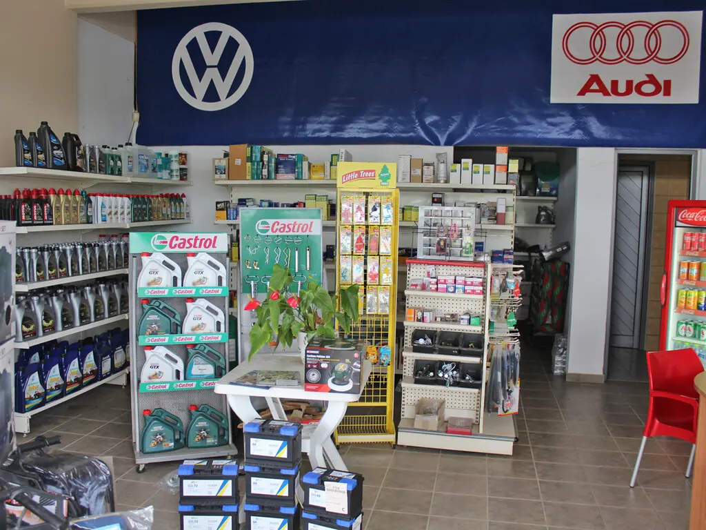 Business Of 400 M² On The Olympic Coast
