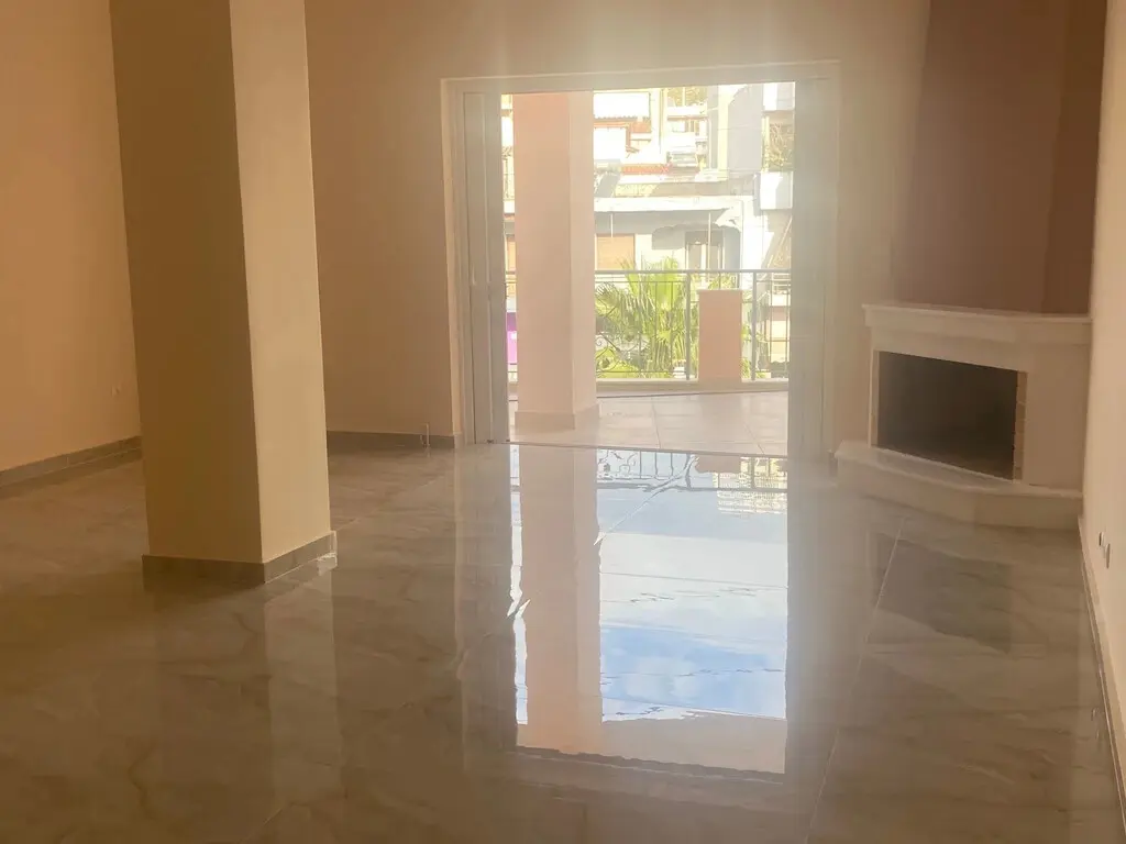 Flat Of 139 M² In Athens