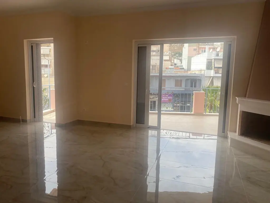 Flat Of 139 M² In Athens