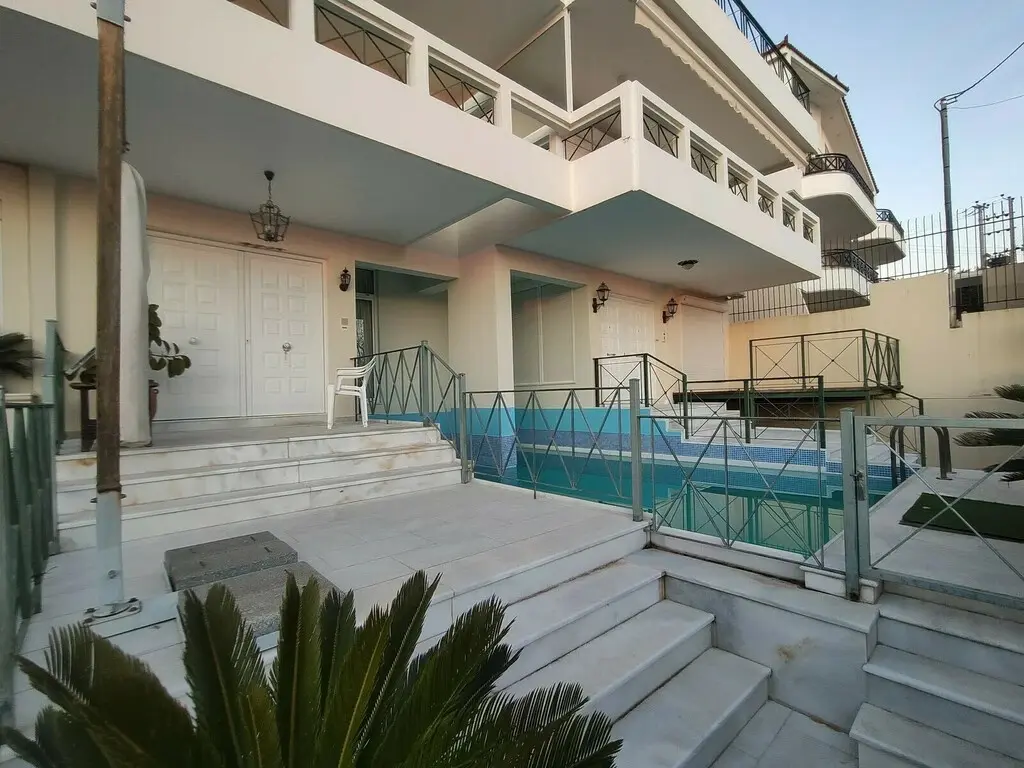 Detached House Of 286 M² In Athens