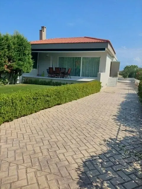 Detached House Of 304 M² In Eastern Peloponnese