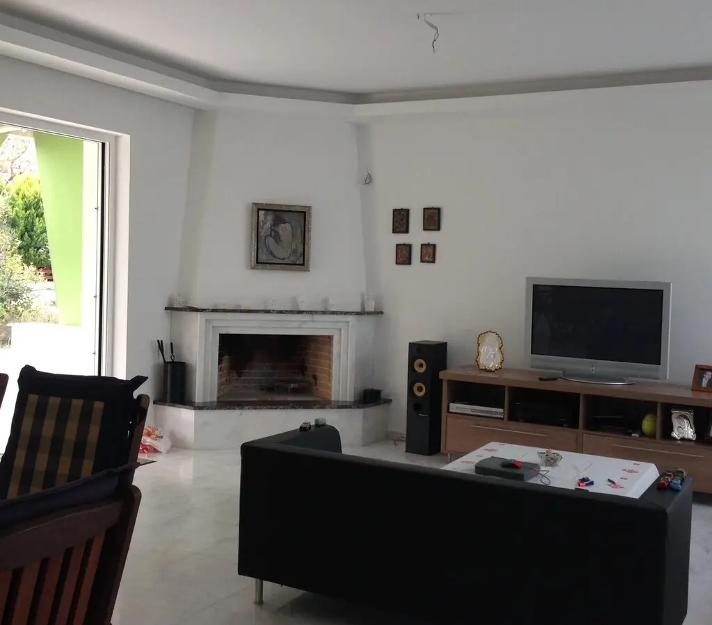 Detached House Of 304 M² In Eastern Peloponnese