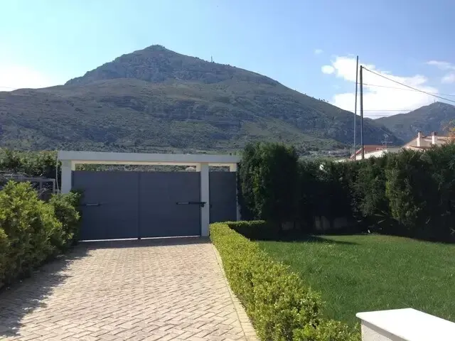 Detached House Of 304 M² In Eastern Peloponnese