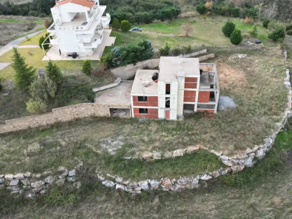 Villa Of 343 M² In The Suburbs Of Thessaloniki