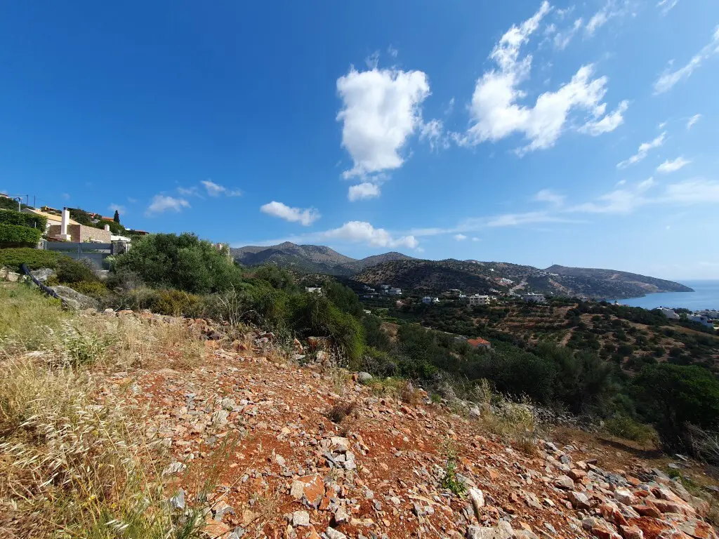 Land Of 1658 M² In Crete
