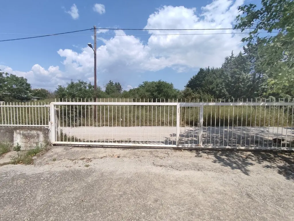 Building Of 900 M² In The Suburbs Of Thessaloniki