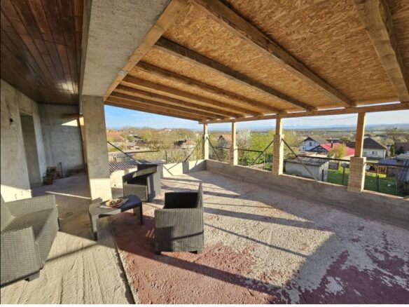House Of 140 M² With 5 Rooms And 463 M² Land In Hărău, Hunedoara County