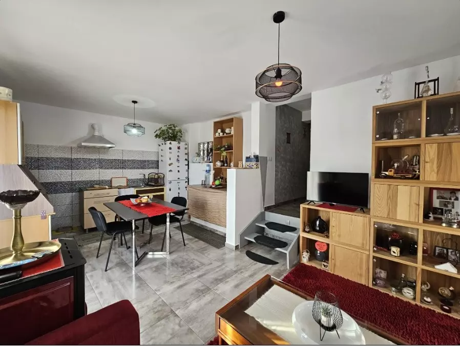 House Of 140 M² With 5 Rooms And 463 M² Land In Hărău, Hunedoara County
