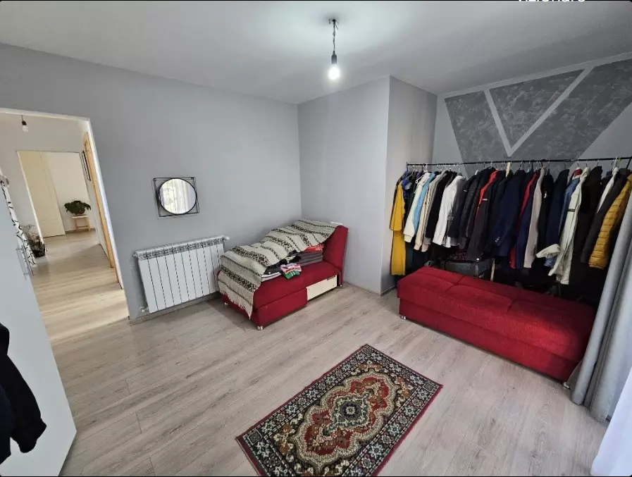 House Of 140 M² With 5 Rooms And 463 M² Land In Hărău, Hunedoara County