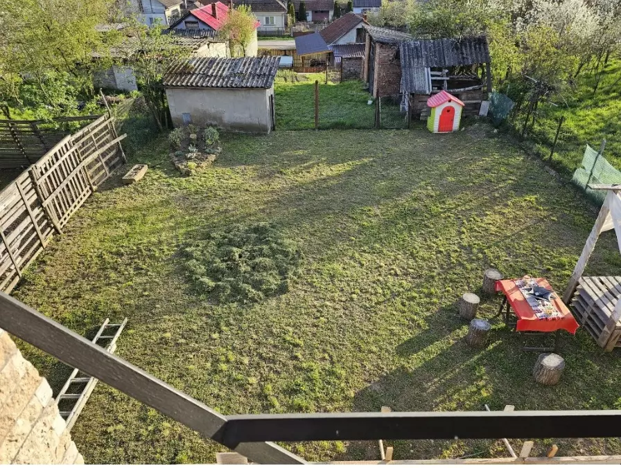 House Of 140 M² With 5 Rooms And 463 M² Land In Hărău, Hunedoara County