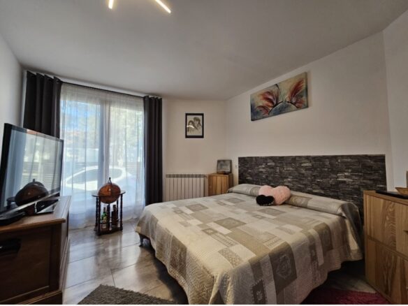 House Of 140 M² With 5 Rooms And 463 M² Land In Hărău, Hunedoara County