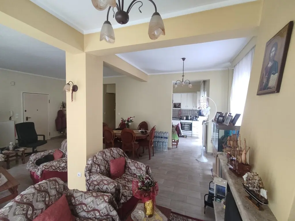 Flat Of 160 M² In The Suburbs Of Thessaloniki
