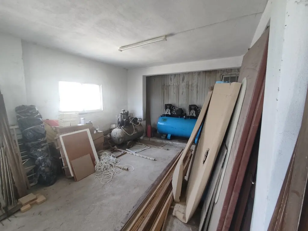 Building Of 900 M² In The Suburbs Of Thessaloniki