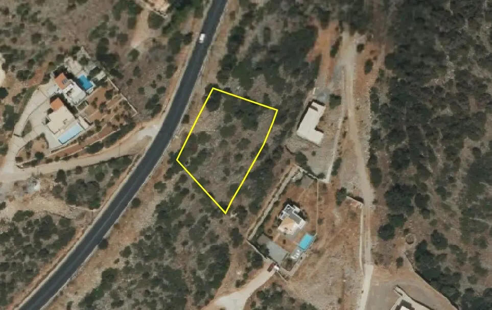 Land Of 1818 M² In Crete