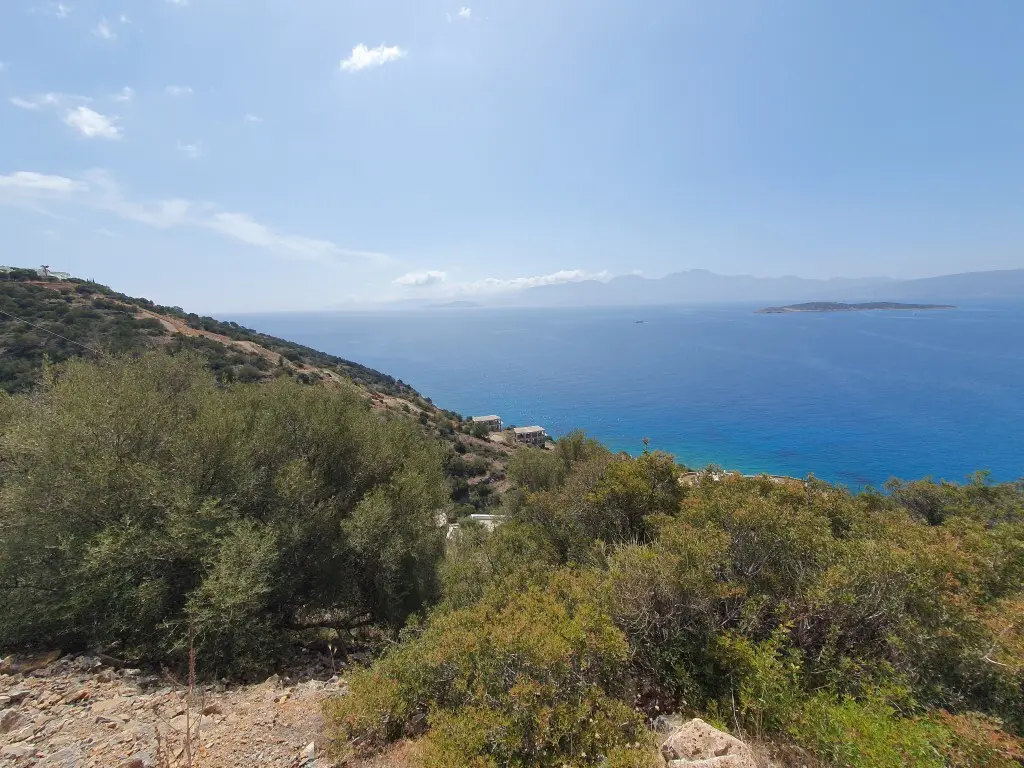 Land Of 1630 M² In Crete